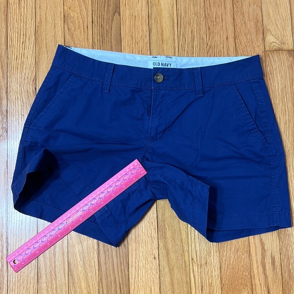 Old Navy Shorts - Picture 2 of 4
